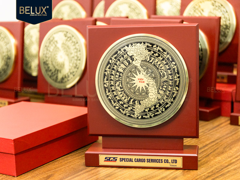 Lô tranh mặt trống bản đồ Việt Nam cao 25cm bằng đồng thiết kế theo yêu cầu